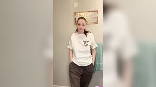 gi_xxo buste teen stripping