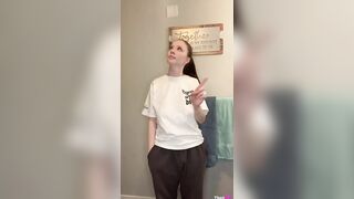 gi_xxo buste teen stripping
