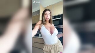 amberspam0 huge tittys white top