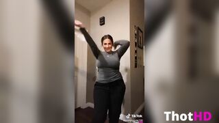 jennylostyle729 jumbo titty mature TikTok