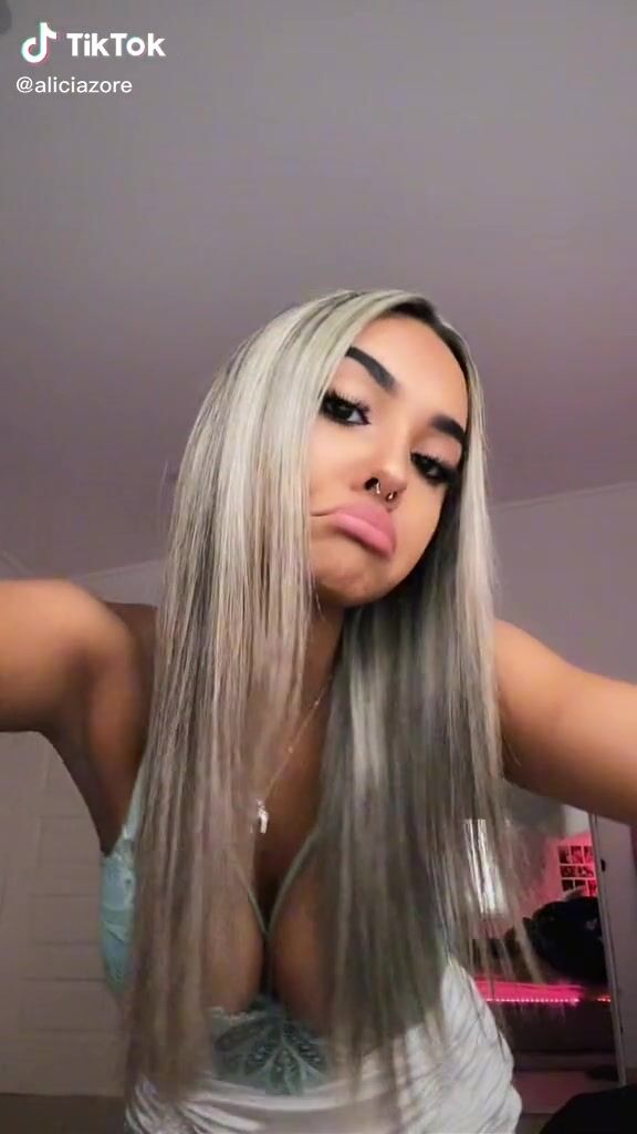 aliciazore big tits in sexy bra