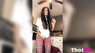 aamb33r shaking her butt on TikTok