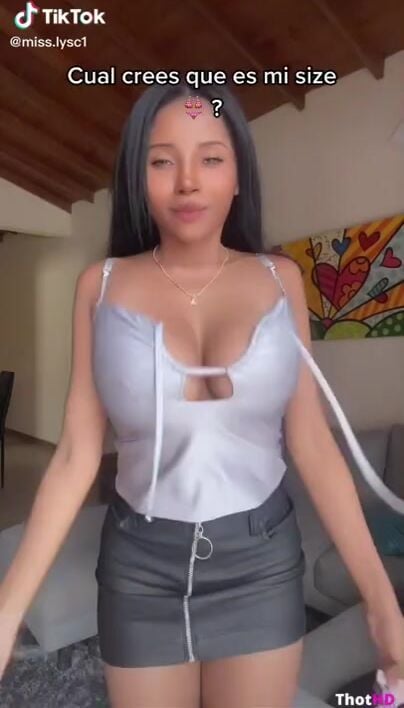 miss.lysc1 taking off her bra jumbo melons bouncy