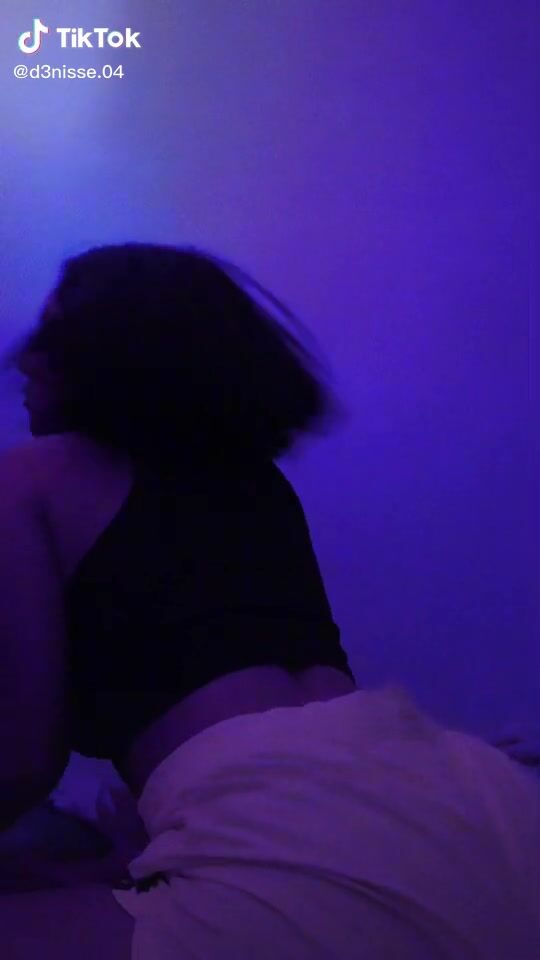 Pao Marquez twerking