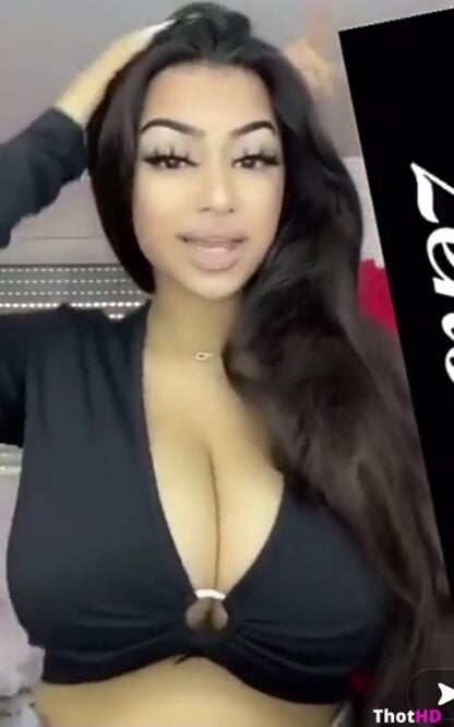 Kianaaag big boobs
