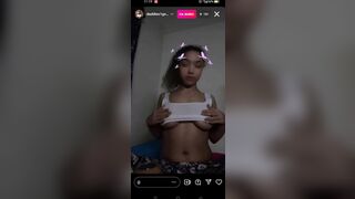 Teen thot showing tits on live stream
