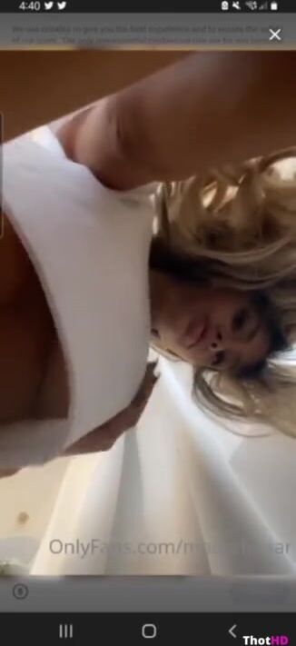 Maarebeaar big tits braless