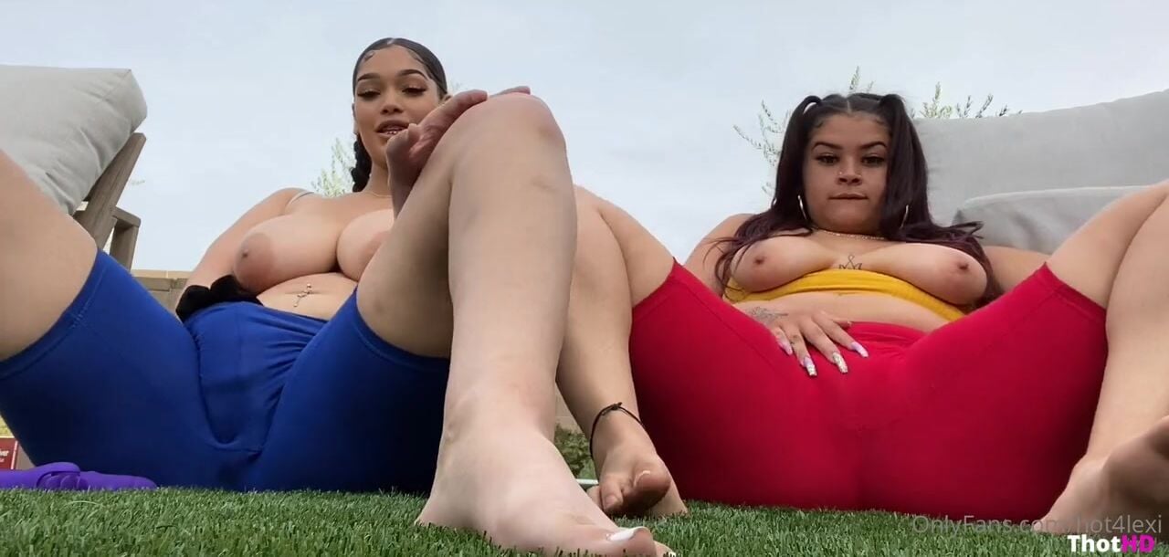 lustn4lexi yoga pants shorts wetting video