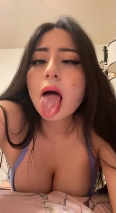 Busty ahegao thot