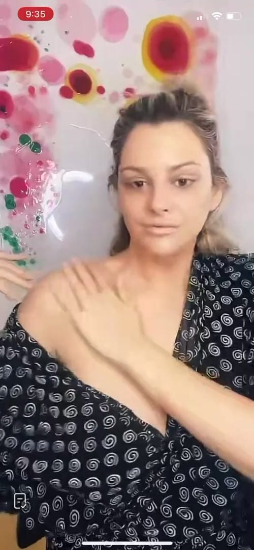 Accidentally flashing big boobs Instagram