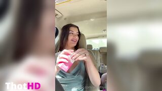 Ari kytsya In Car