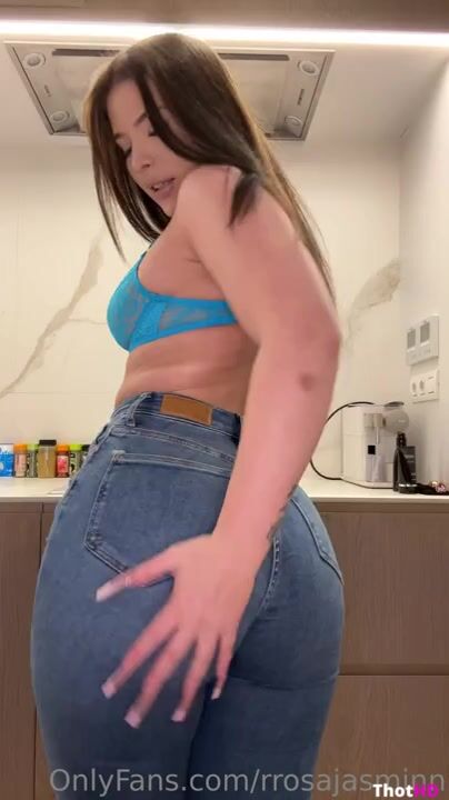 Rrosajasminn Tight Jeans Butt & Flashign Leaked only fans Video