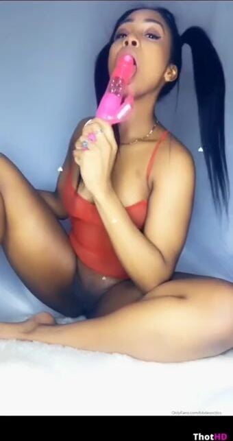 Pinky Doll of Dildo Sucking & Pussy