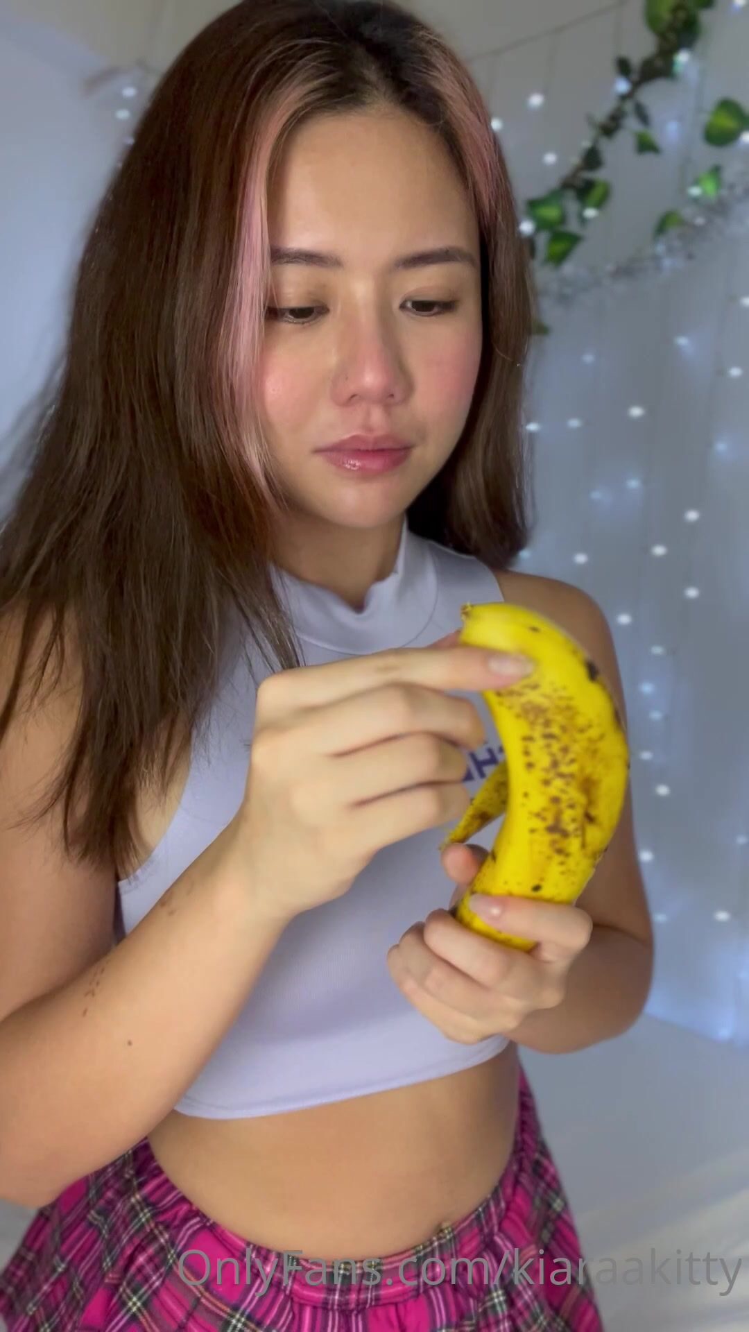 KiaraaKitty OnlyFans Banana Bj Leaked HD