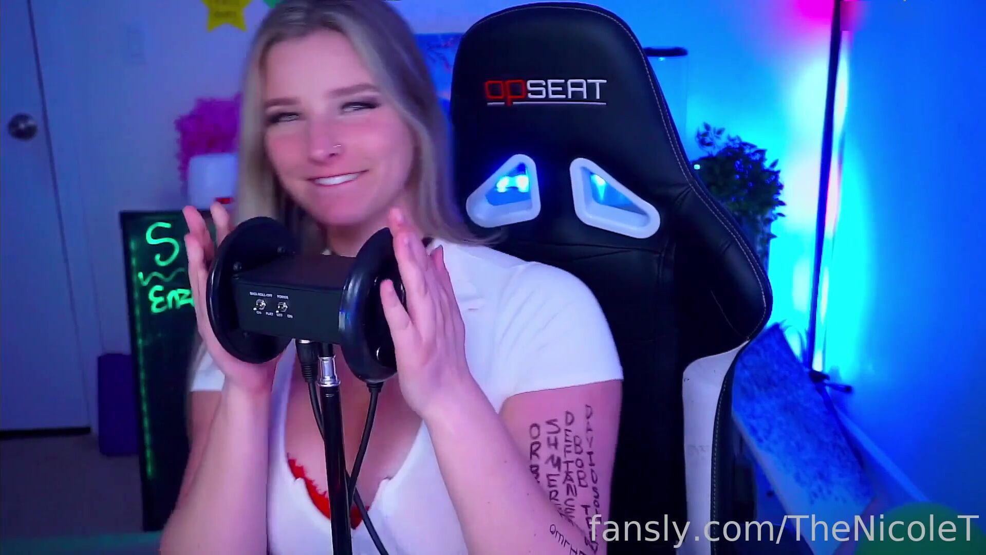 TheNicoleT Ear Lick ASMR OF