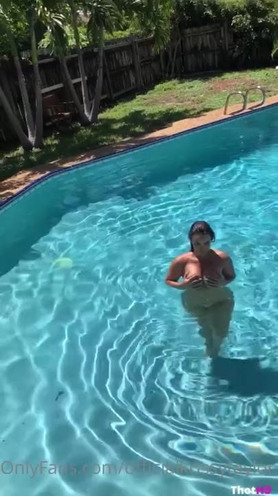 Krissy Taylor Topless Boobs Pool OF