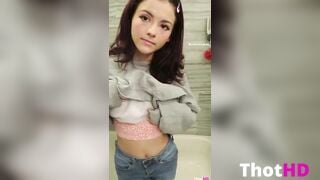 Luvcoregf Pee In Bathtub ONLYFANS Video HD