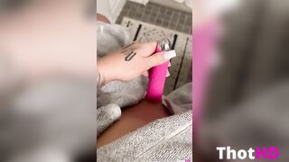 Cloviiie Masturbating POV only fans