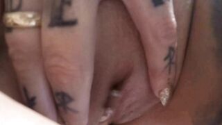 Hannah Brooks shower lesbian