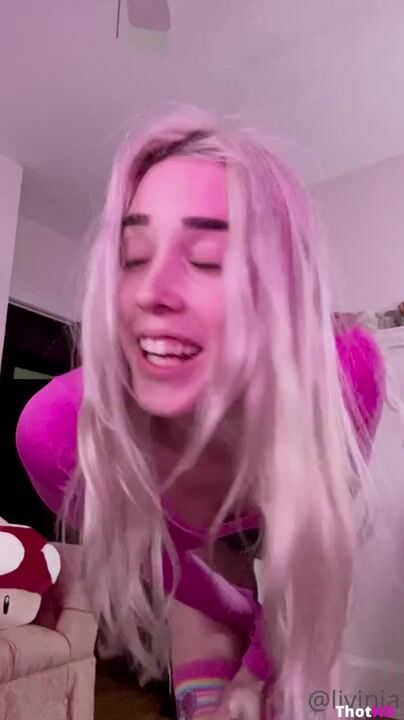 Livinia Roberts Dildo Anal Insertion ONLY FANS Video