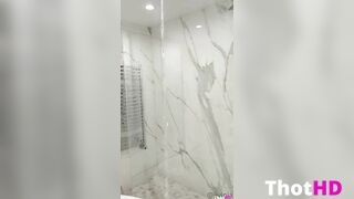 Livinia Roberts Tub Sex ONLY FANS Video