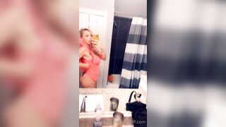 Kendra Sunderland Tight Dress Flash Ass ONLYFANS Video