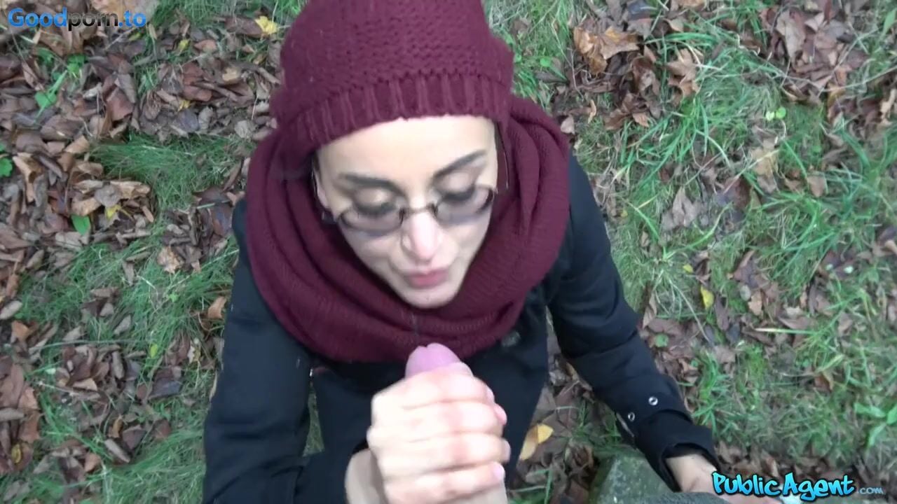Public Agent Afghan Beauty Pays To Fucking A Huge Penis With Suck - Yasmeena