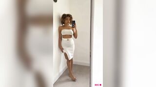 Kiara Peachy Braless Underboob