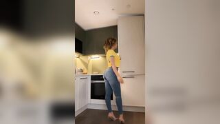 Kiara Peachy In Tight Jeans
