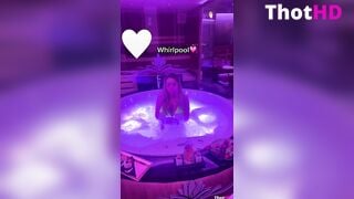 Julesboringlife Roomtour im Bikini mit Grossen Titten