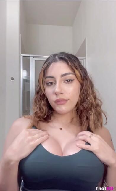 Uhveenyuh ONLYFANS Video PPV