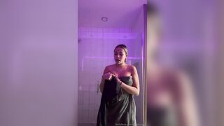 Ximena Saenz After Shower OnlyFans
