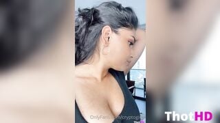 Zara Khan Leak 1