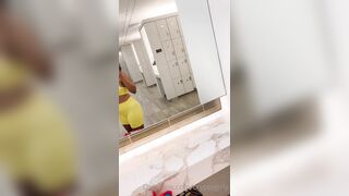 Zara Khan Naked