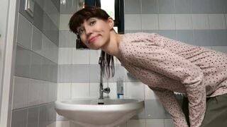 Mylene Public Toilet Hardcore Anal Fisting