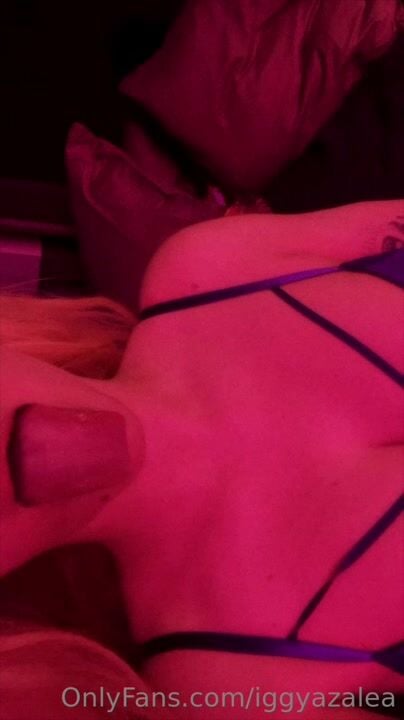 Iggy Azalea Naked 6