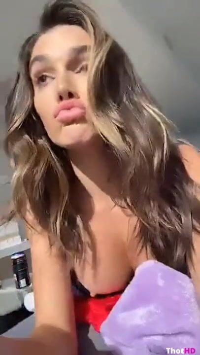 Lyna Perez nipple slip live stream