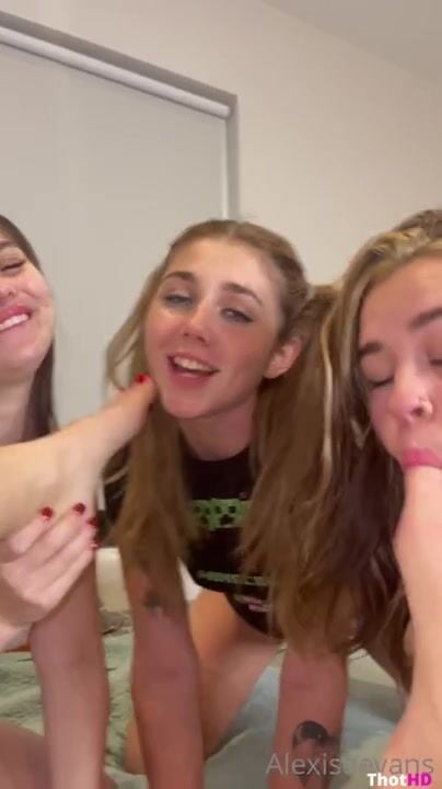 AlexisaEvans ONLYFANS Lesbian Foot Fetish