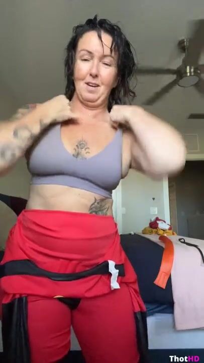Ishrn aka Pixxarmom Only Fans Leak 2