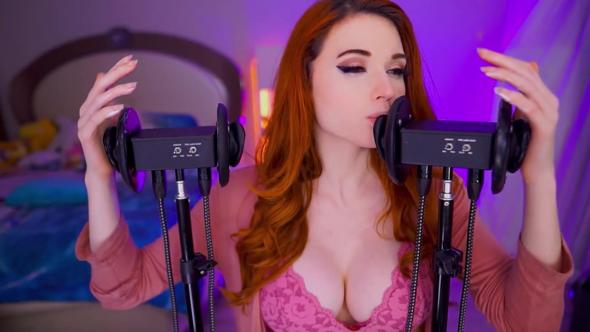 Amouranth SEXY ASMR Personal Massage Ear Licking