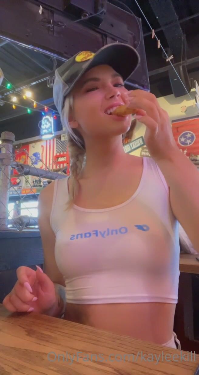 Kaylee Killion aka thenaughty_travelers Only Fans Leaks