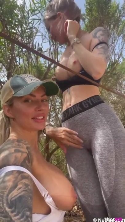 Layna Boo Lesbian Outdoor Cunt Lick of