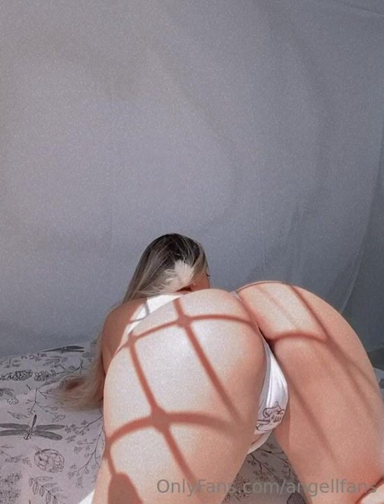 Angela Lopez aka Angellfans Twerking