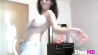 Résultats de la recherche sur tiktok naked dance