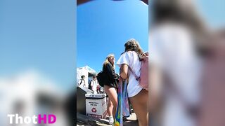 You need no pants when you a sexy girl thot beach