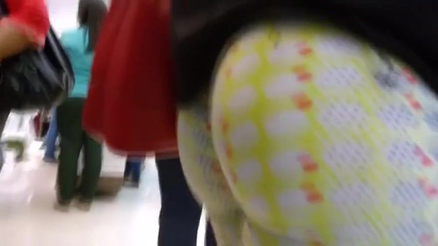 Beautiful Booty Candid Cutie