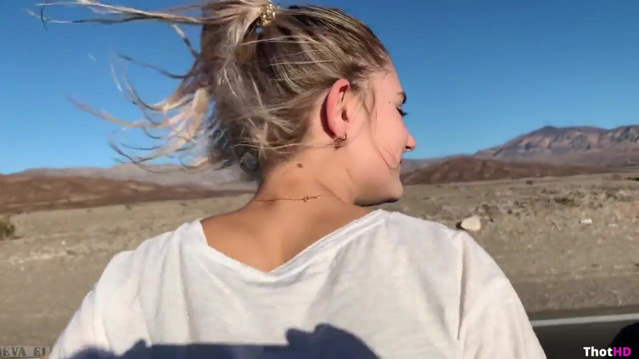 Public Teen Sex in the Convertible Car on a Way to Las Vegas