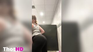 Whoknowzmaddie Spreading Booty Gym Bathroom $1000 Donation Video