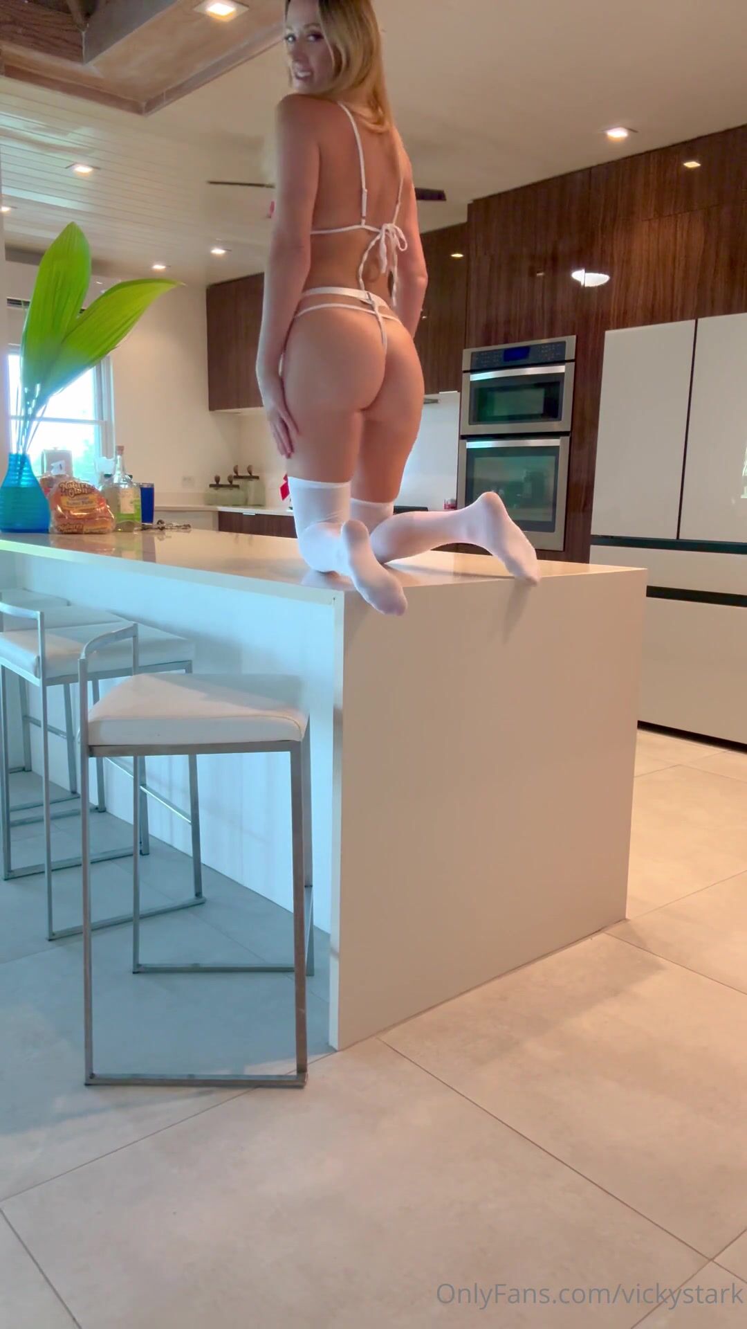 Vicky Stark Nude Kitchen Costume Stripping Only fans Video Leaks