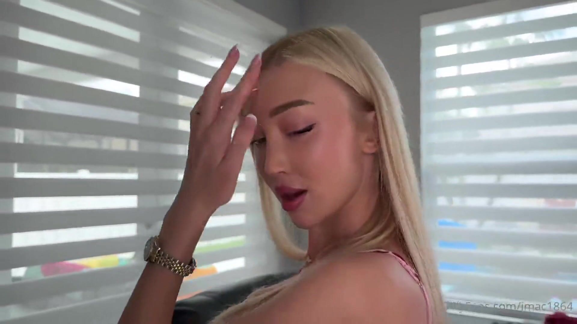 Frances Bentley Nude Couch Suck of Video Leak